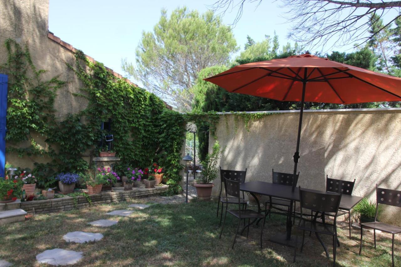 Entre Avignon Et Pont Du Gard Bed & Breakfast Rochefort-du-Gard Room photo